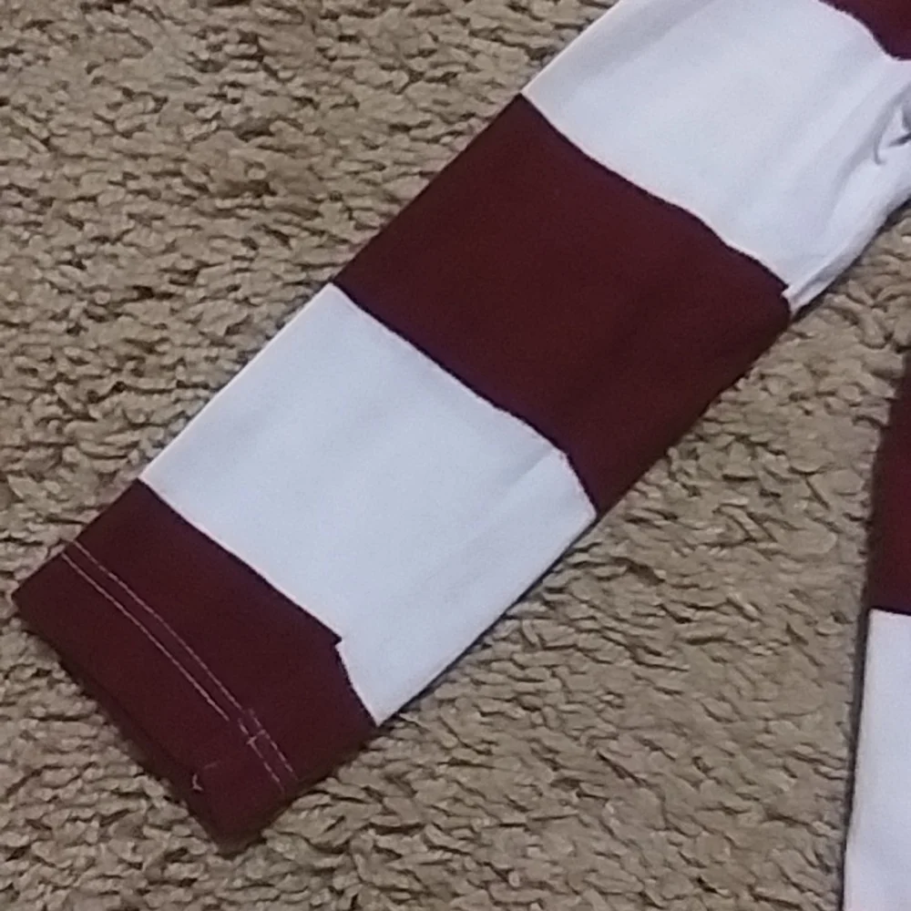 Old Navy maroon white